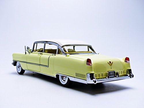 Колекционерска стойност Greenlight Cadillac Fleetwood Series 60 1955 г. съобщение, с покрив (мащаб 1:18), жълто-бял